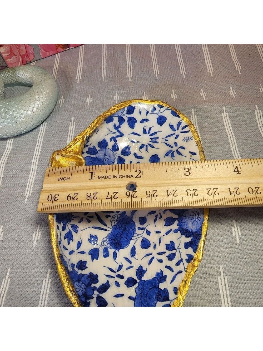 DECOUPAGE CLAM SHELL DECOUPAGE BLUE FLOWERS 💐 ON A CLAM SHELL TRINKET DISH - Picture 9 of 10